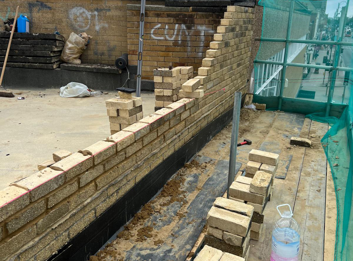 LB-Construction-Maintenance-company-hampshire-dorset-wiltshire-New-wall-built-on-a-shop-in-shirley-southampton-5