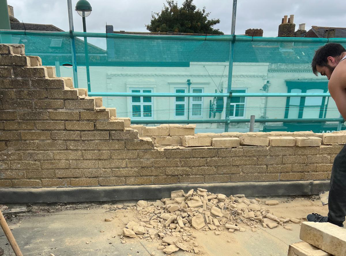 LB-Construction-Maintenance-company-hampshire-dorset-wiltshire-New-wall-built-on-a-shop-in-shirley-southampton-8