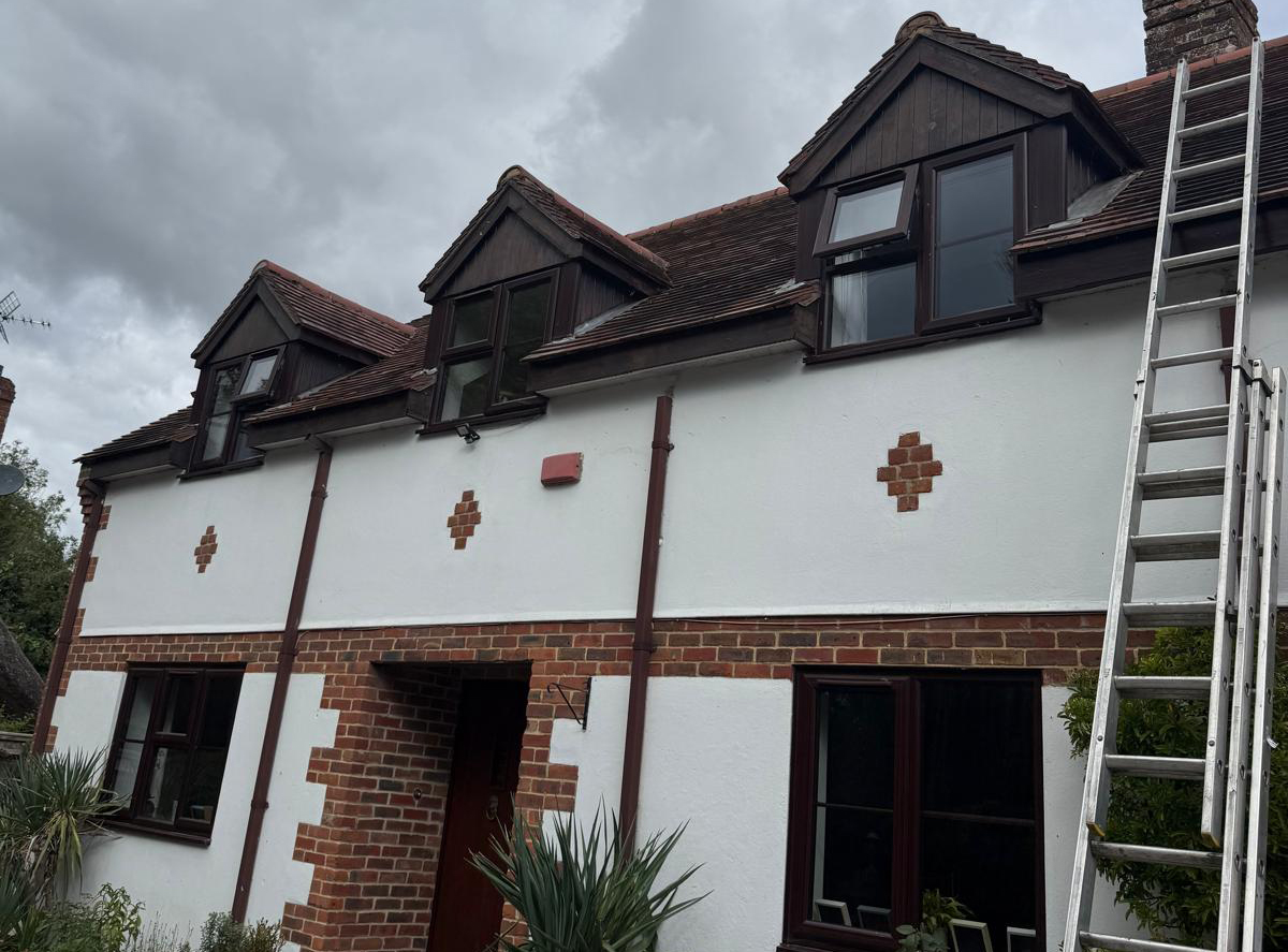 LB-Construction-Maintenance-company-hampshire-dorset-wiltshire-Soffit-and-Facia-Replacement-in-Andover-1