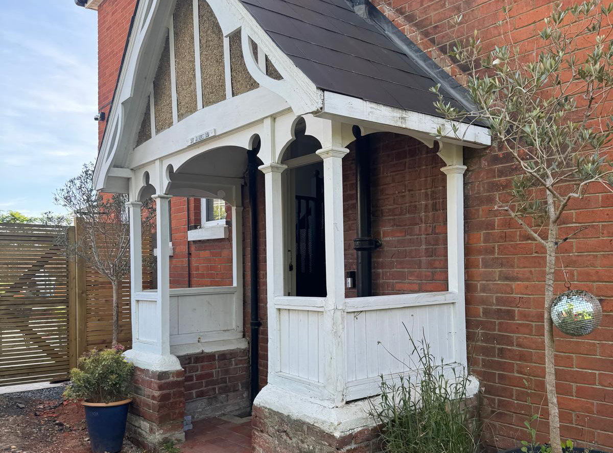 LB-Construction-Maintenance-company-hampshire-dorset-wiltshire-bespoke-porch-in-upper-shirley-southampton-1